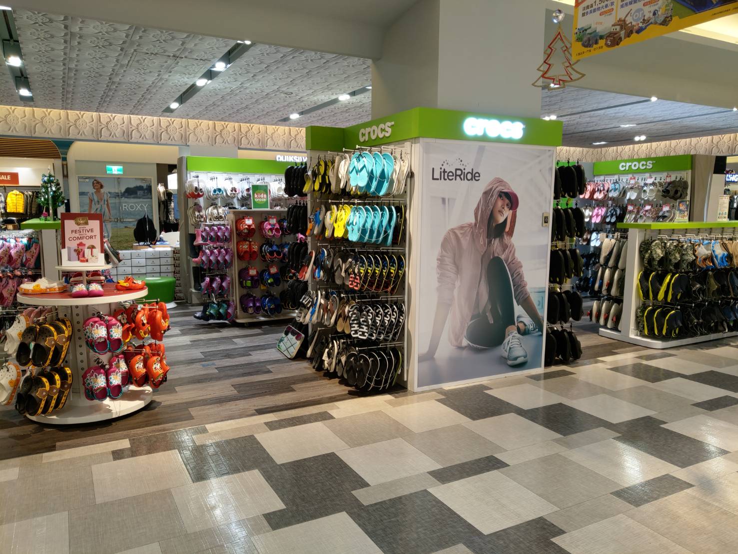 crocs store in the mall